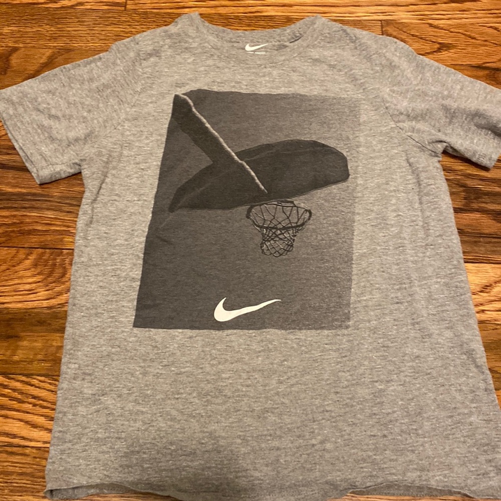 Nike youth small basketball tshirt